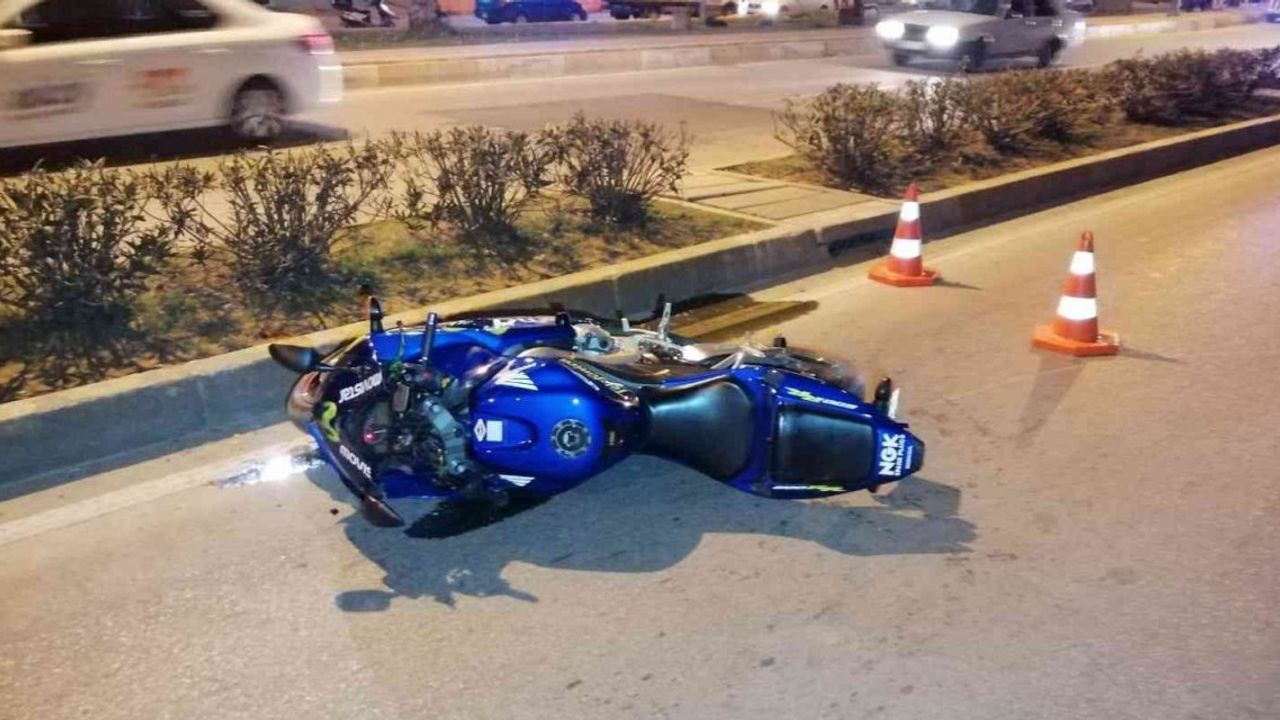 Hafriyat Kamyonu İle Motosiklet Çarpıştı 1 Kişi Yaralı