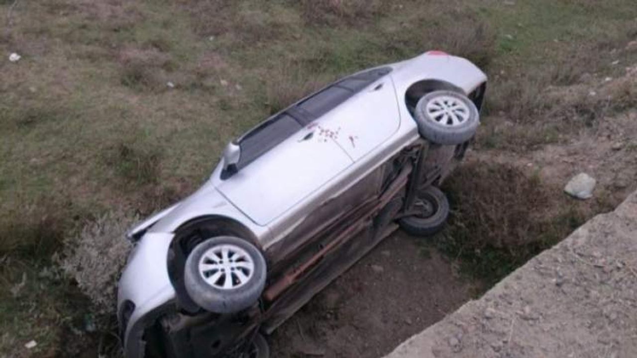 Uşak'ta Direksiyon Hakimiyetini Kaybeden Sürücü Yaralandı