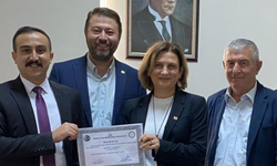 CHP Uşak İl Başkanı Sevinç Soyer Yazgan Mazbatasını Aldı