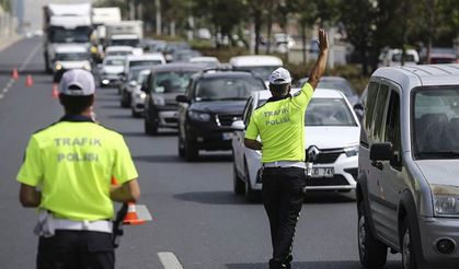 Araçtan İnen Kişilerin Ehliyetine El Konulacak