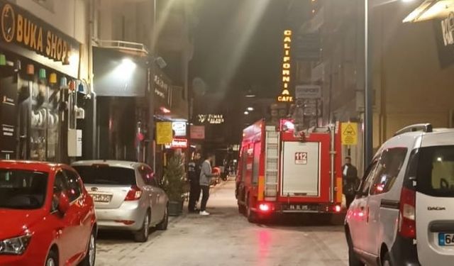 Uşak'ta Kafe'de Yangın