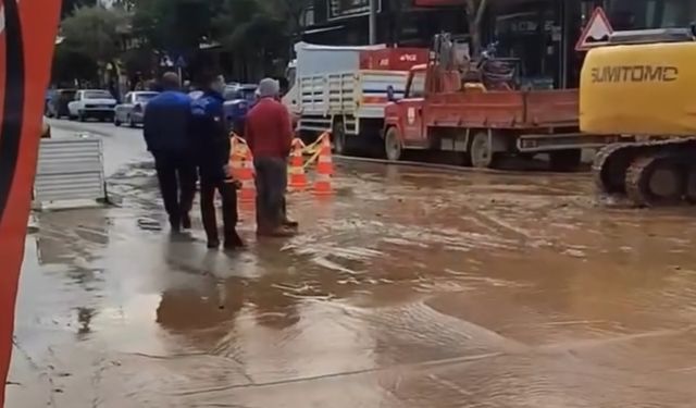 Uşak’ta Hayat Felç Oldu: Su Kesintisi Krizi 7. Saati Aştı, Belediyeye Tepkiler Çığ Gibi