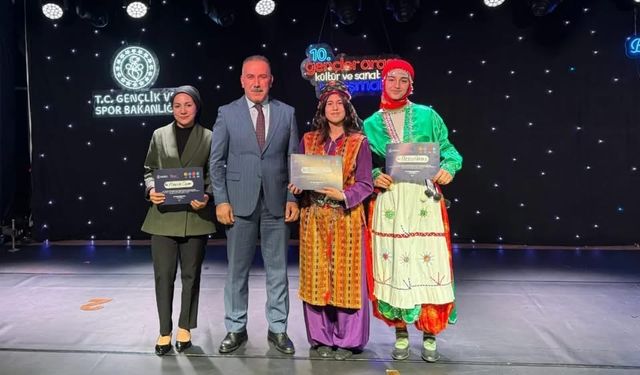 Selin Özkan, Şiir Okuma Yarışmasında Bölge Birincisi