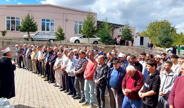 Kayaağıl’da Rahmet İçin Gönüller Semaya Açıldı