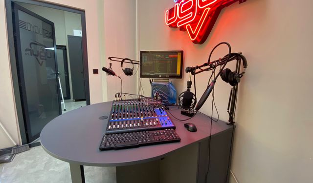 Uğur FM 97.4’te Haftanın Her Günü Canlı Yayın