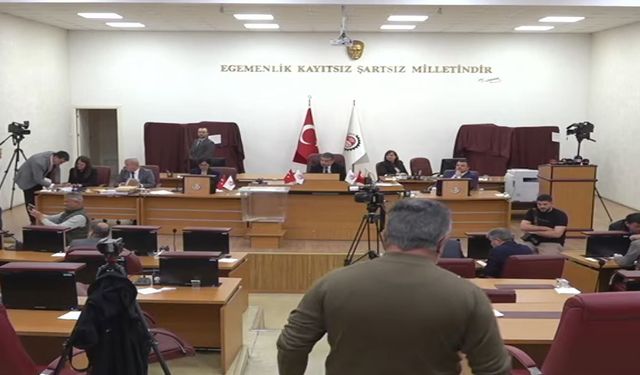 Belediye Başkan Vekilliği seçiminde 3. tur geçildi. Hatice Terekeci Özkan seçiliyor.