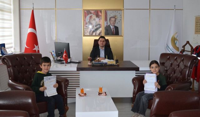 Meslekleri tanımak isteyen öğrenciler Karahallı Kaymakamını ziyaret etti