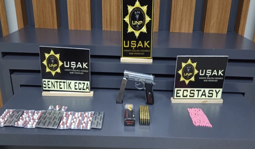 Uşak'ta Uyuşturucu ve Silah Operasyonu: 3 Zanlıdan Birisi Tutuklandı!
