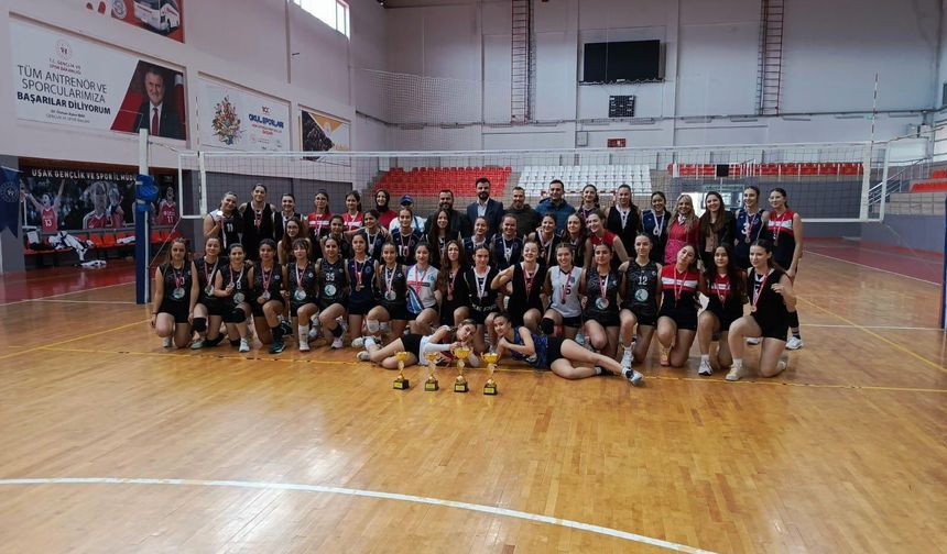 Uşak'ta Okul Sporları Voleybol İl Birinciliği Sona Erdi