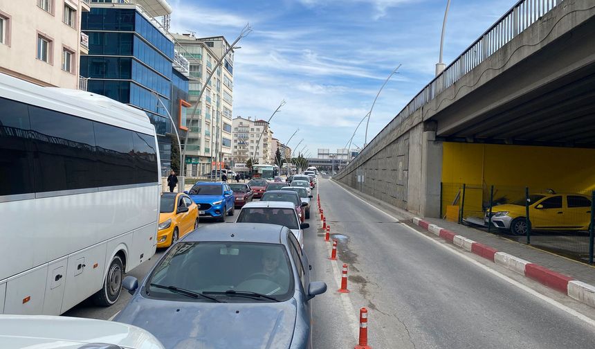 Dörtyol Işıklarda Şerit Düzenlemesi Trafiği Kilitledi