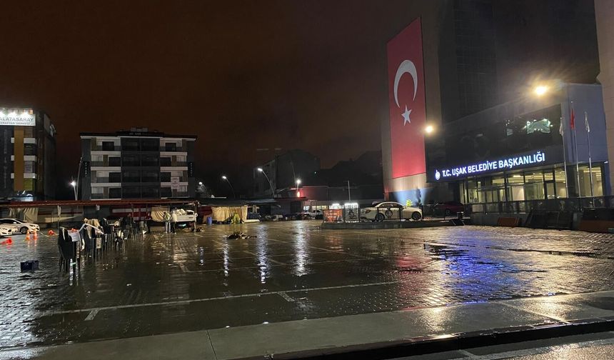 “Demokrasi Nöbeti” Büyük Başladı, Sessiz Bitti