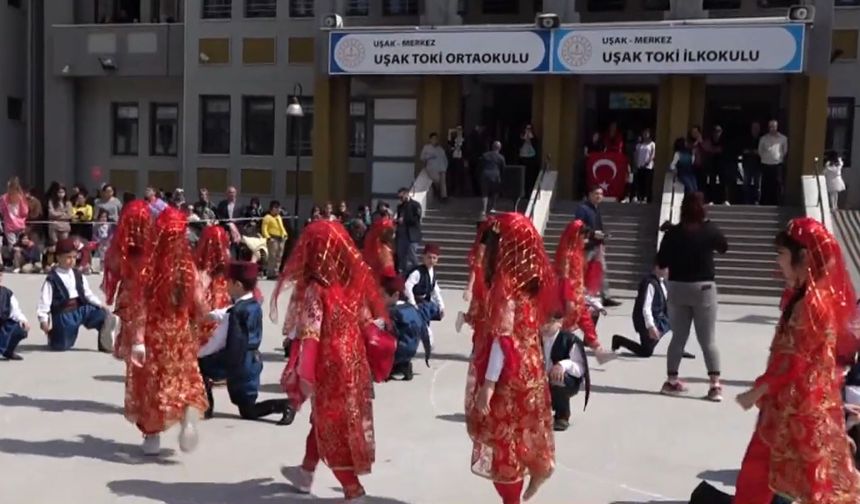 23 Nisan Hazırlıkları Okullarda Durduruldu: Gösteriler Ertelendi