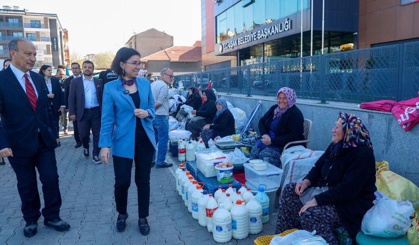 Uşak Belediye Başkan Vekili Pazarda, Gözler Yeni Dönemde